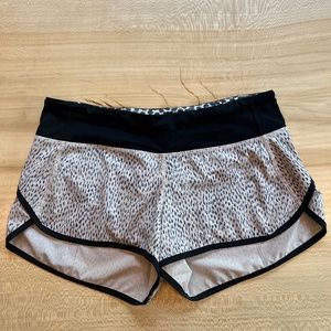 Lululemon Speed Up Mid-Rise Lined Short